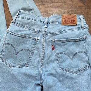 Levi’s 721 High Rise Skinny Jeans